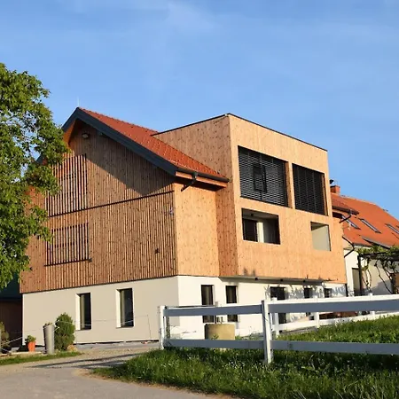 Otel Tourist Farm Frost Maribor